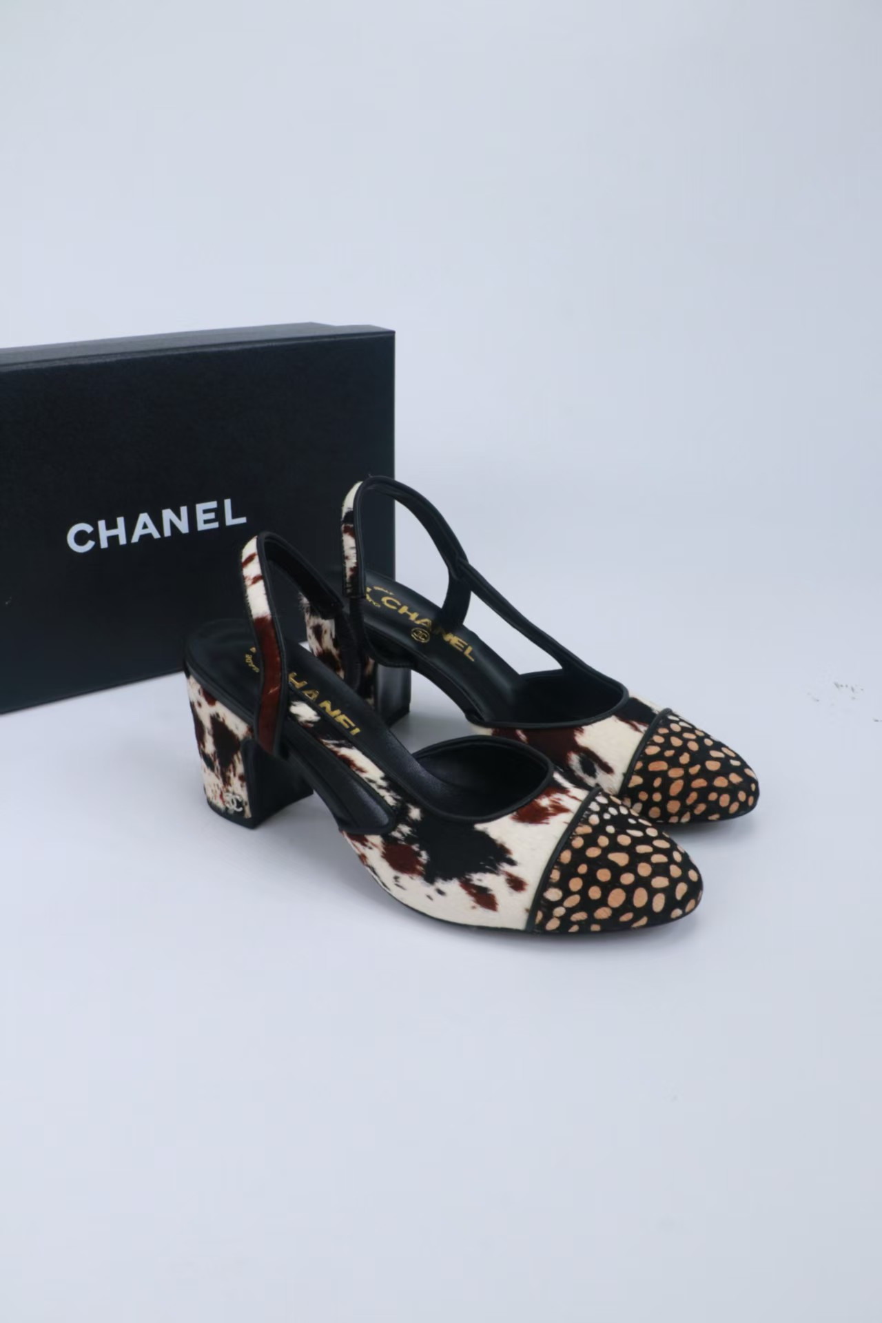 ua Ch**el slingback