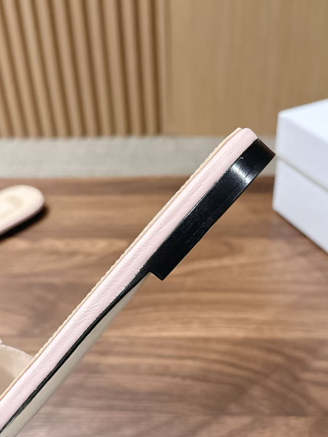 ua D10r j