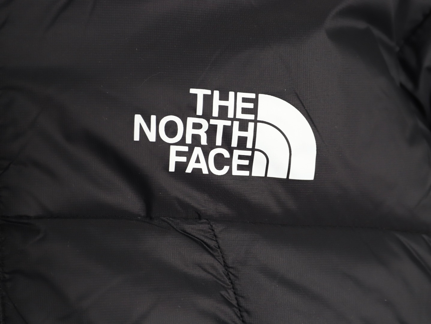 the n0r*h Fa*e short puffer jacket