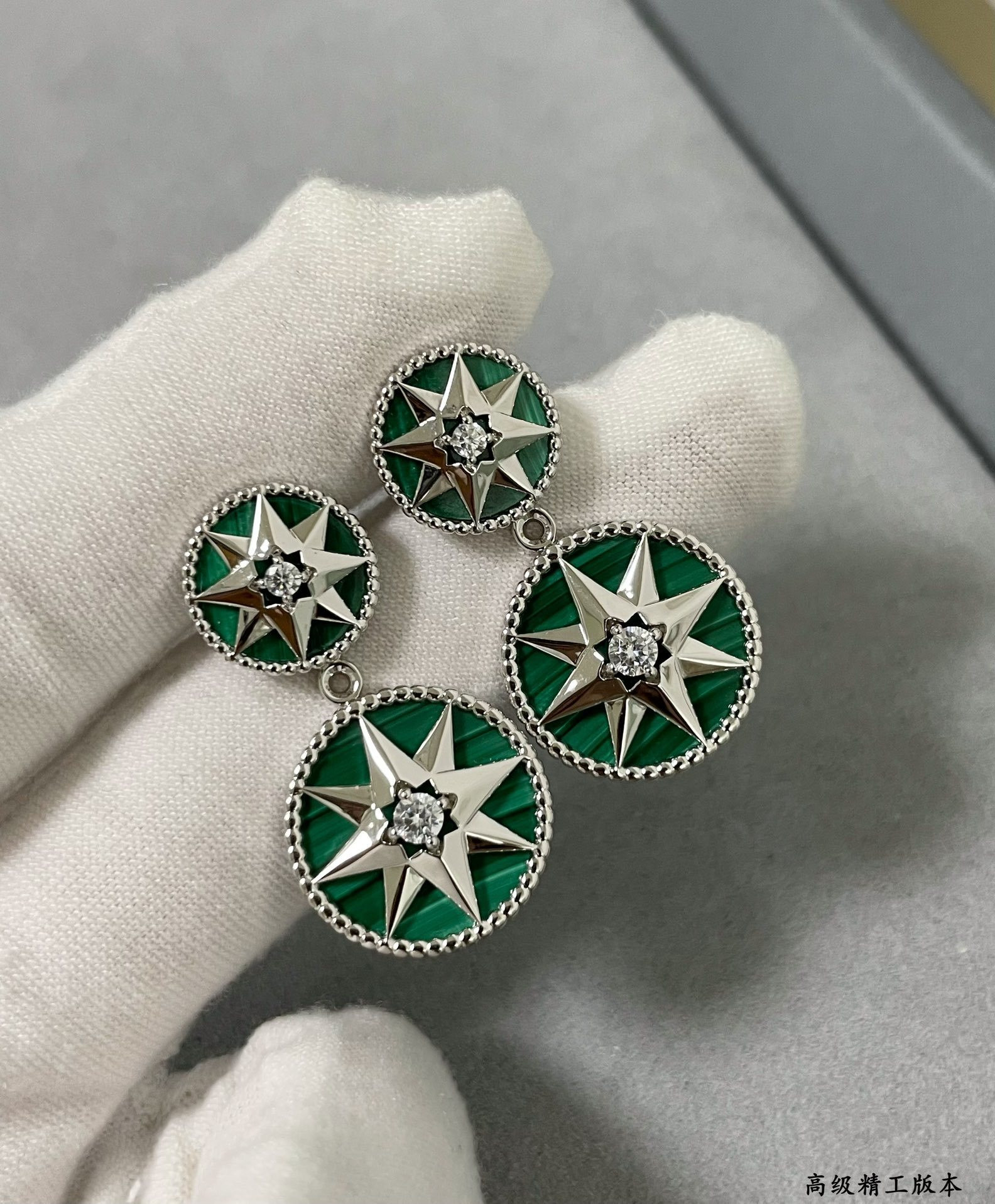 D10r rose des vents earrings