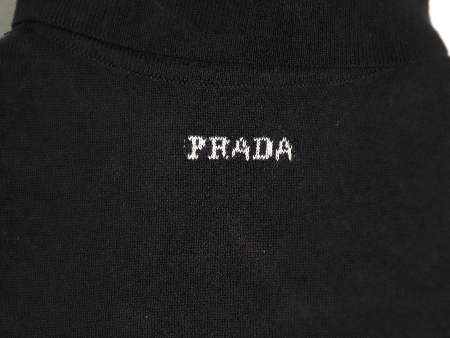 Pra*a prd sweaters