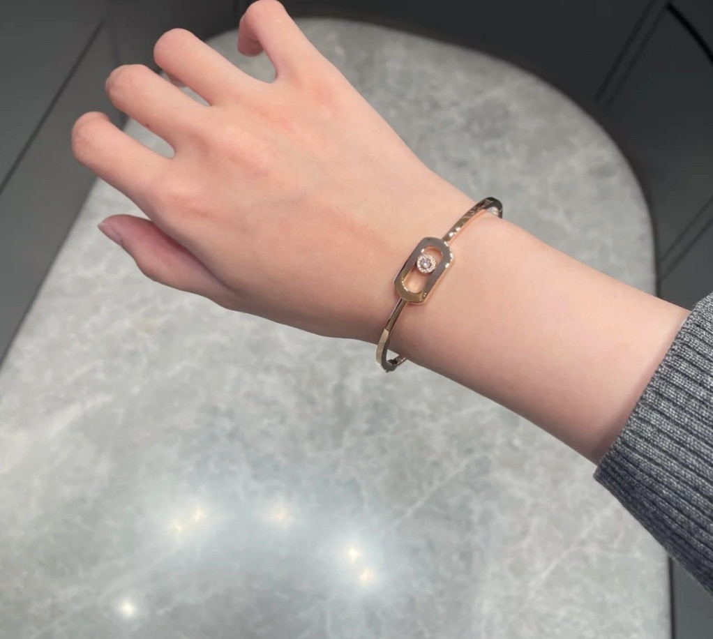 Mes1kaa so move d1am0nd bangle