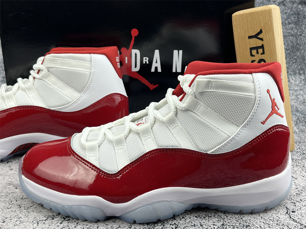UA AIR JORDAN 11 RETRO