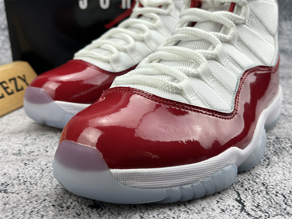 UA AIR JORDAN 11 RETRO