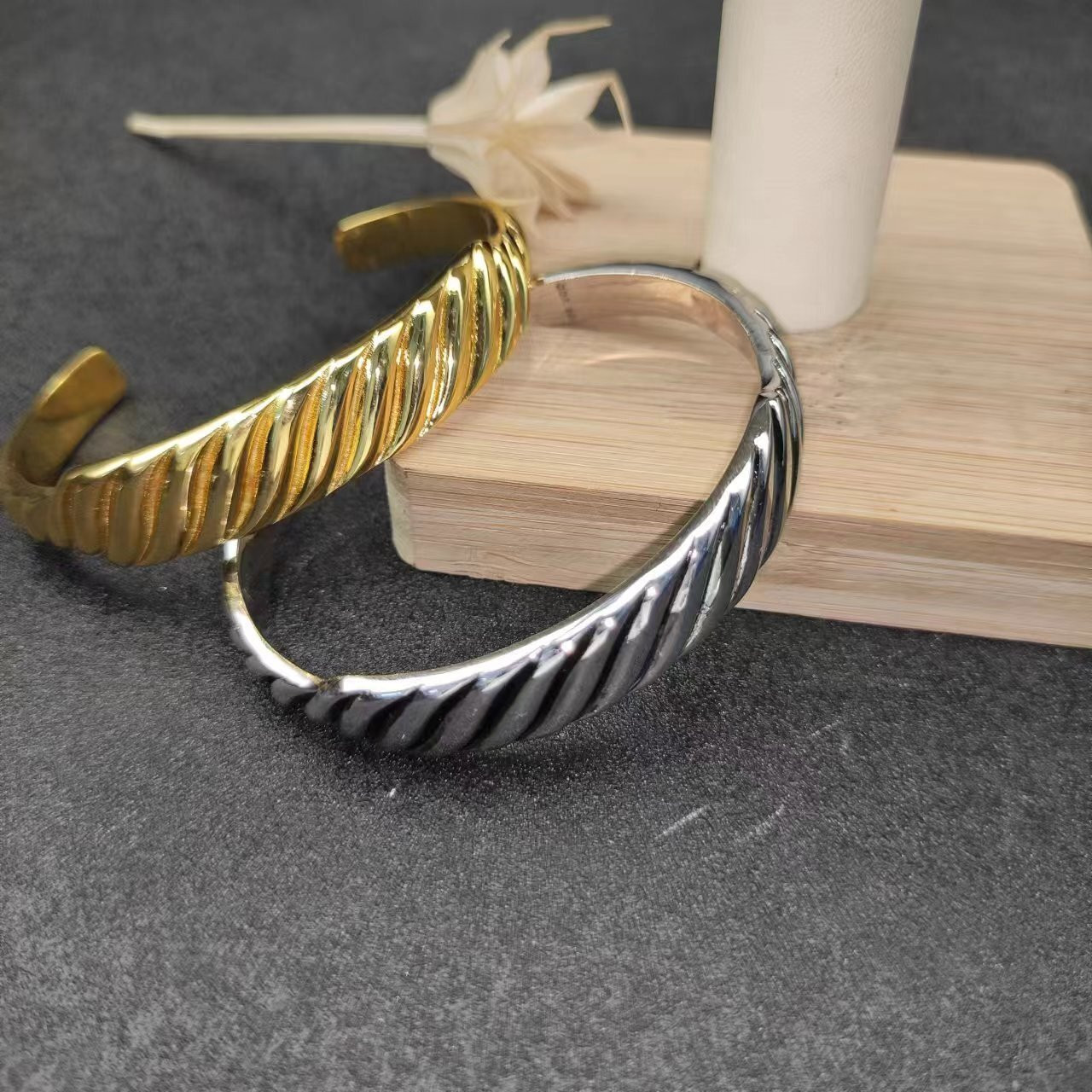 dau1d Yvrm*n 12.9mm bracelet(wrist circumference 15-20cm)