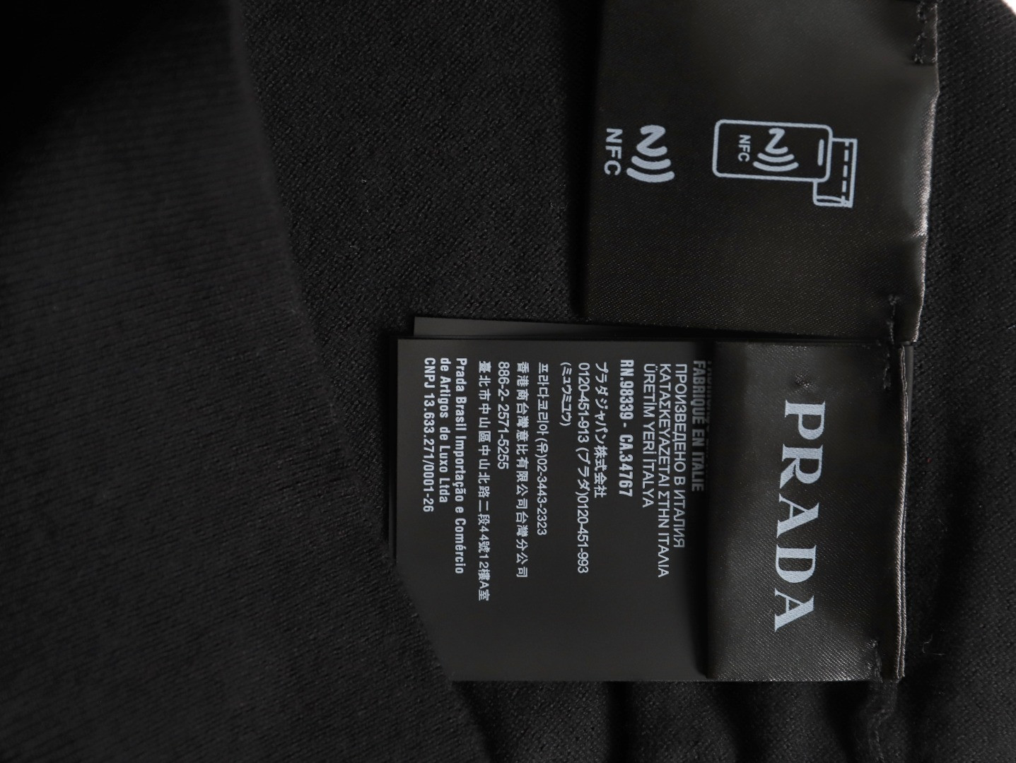 Pra*a prd sweaters