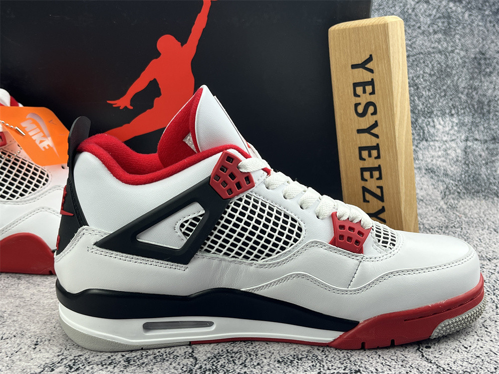 UA AIR JORDAN 4 RETRO OG