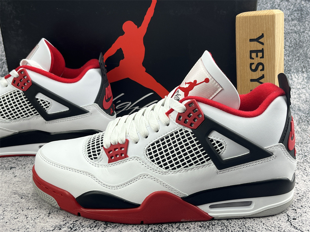 UA AIR JORDAN 4 RETRO OG