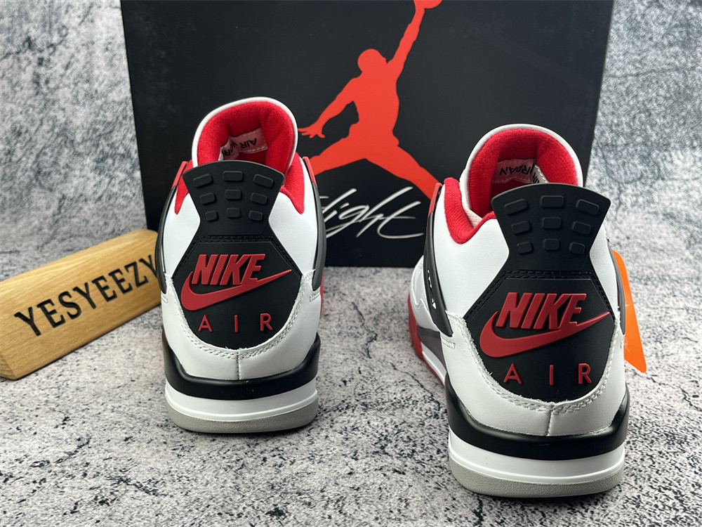 UA AIR JORDAN 4 RETRO OG