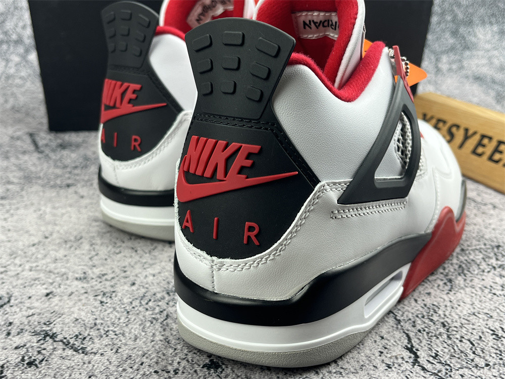 UA AIR JORDAN 4 RETRO OG