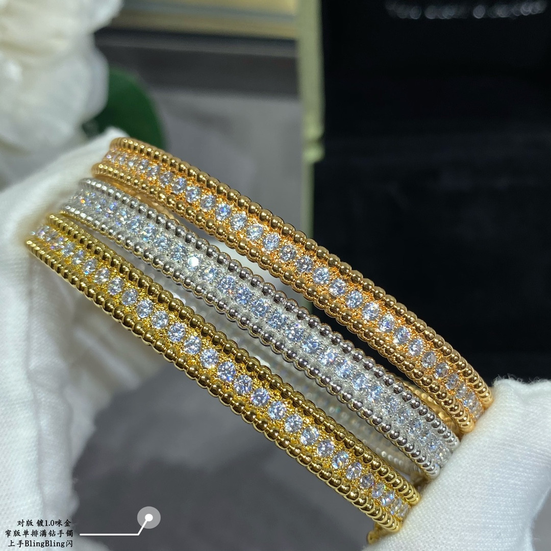 V*n Cl**f & Arpels narrow single row full D1am0nd bracelet