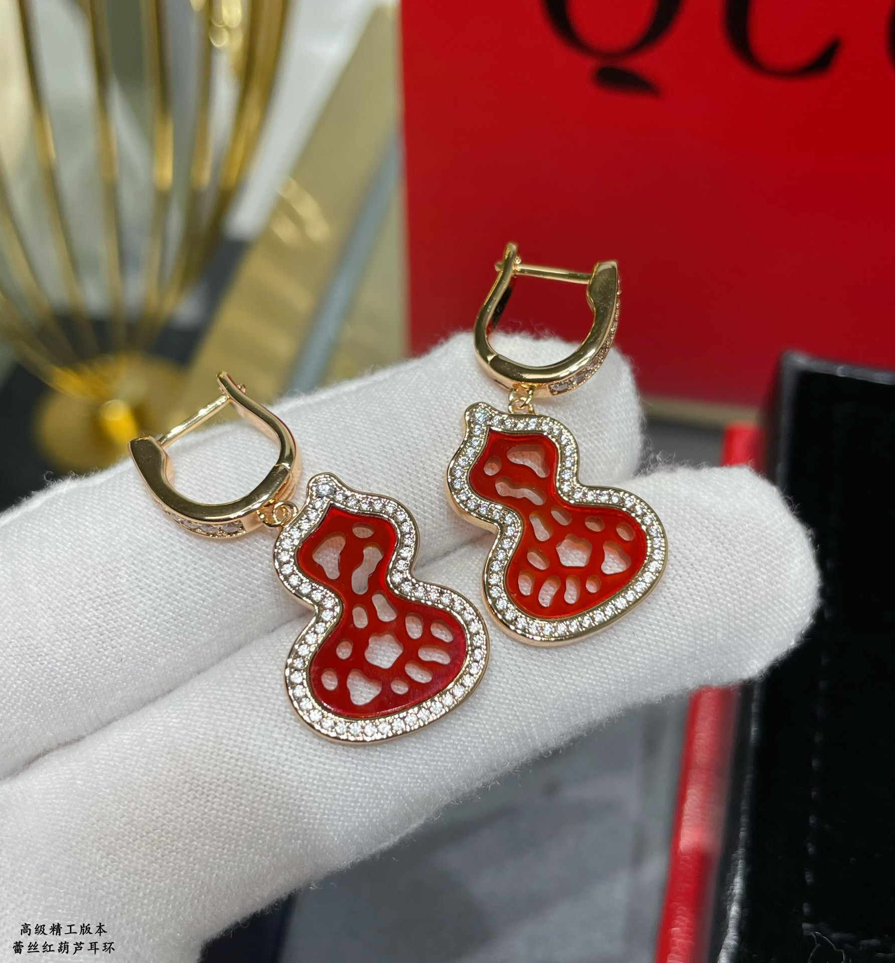 Qeelin Lace Gourd Earrings