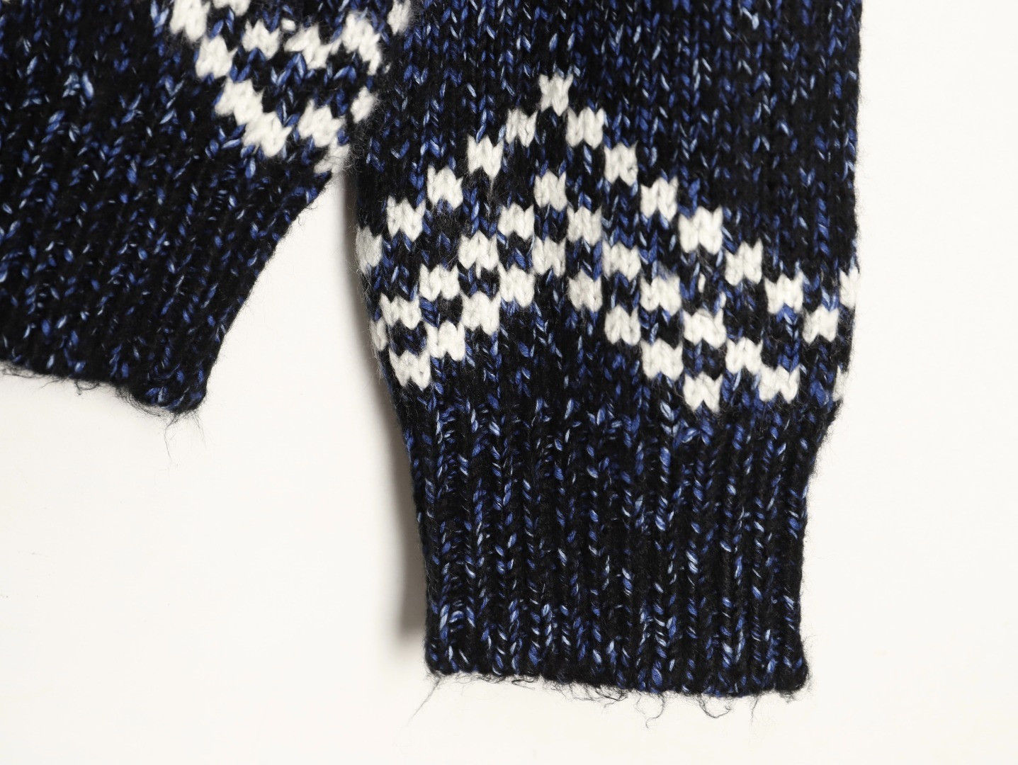 L0vis Vvtt0n Sweaters Coats