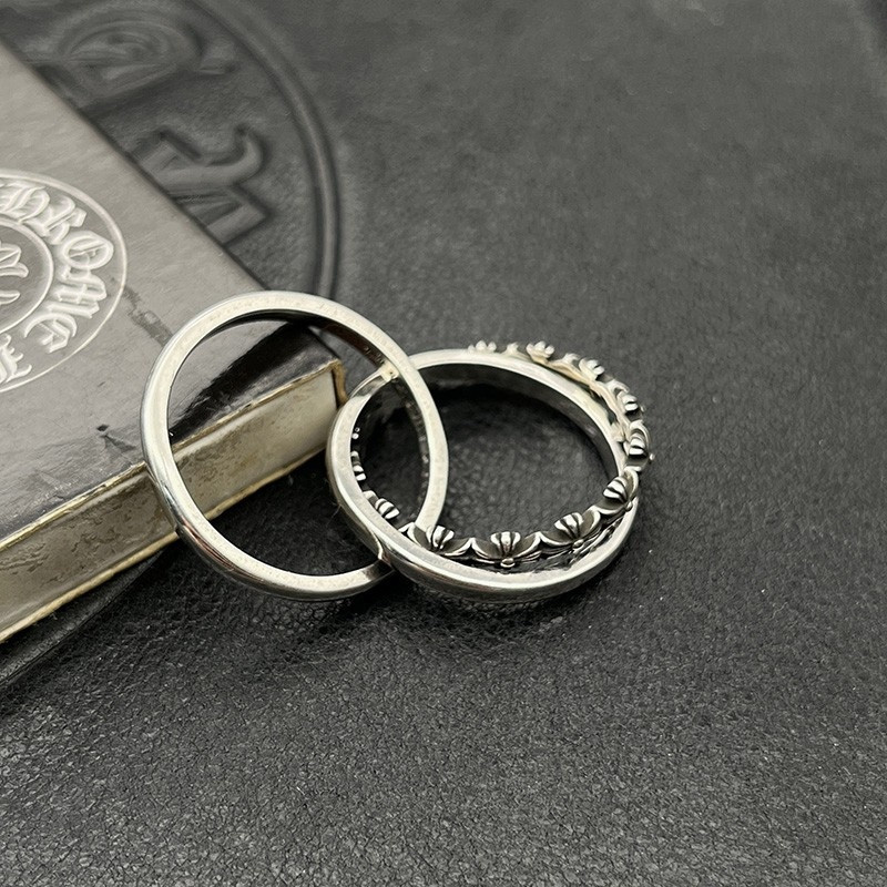 Ch*0me He**ts triple ring cross flower ring