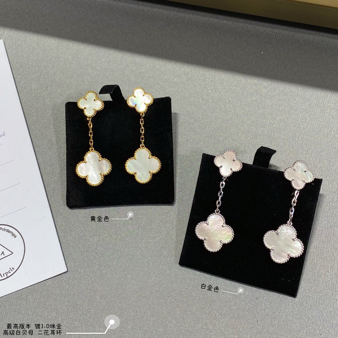 V*n Cl**f & Arpels High-grade white Fritillaria Two Flowers Earrings