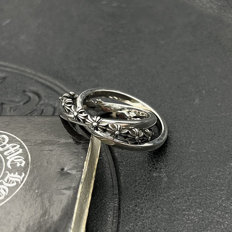 Ch*0me He**ts triple ring cross flower ring