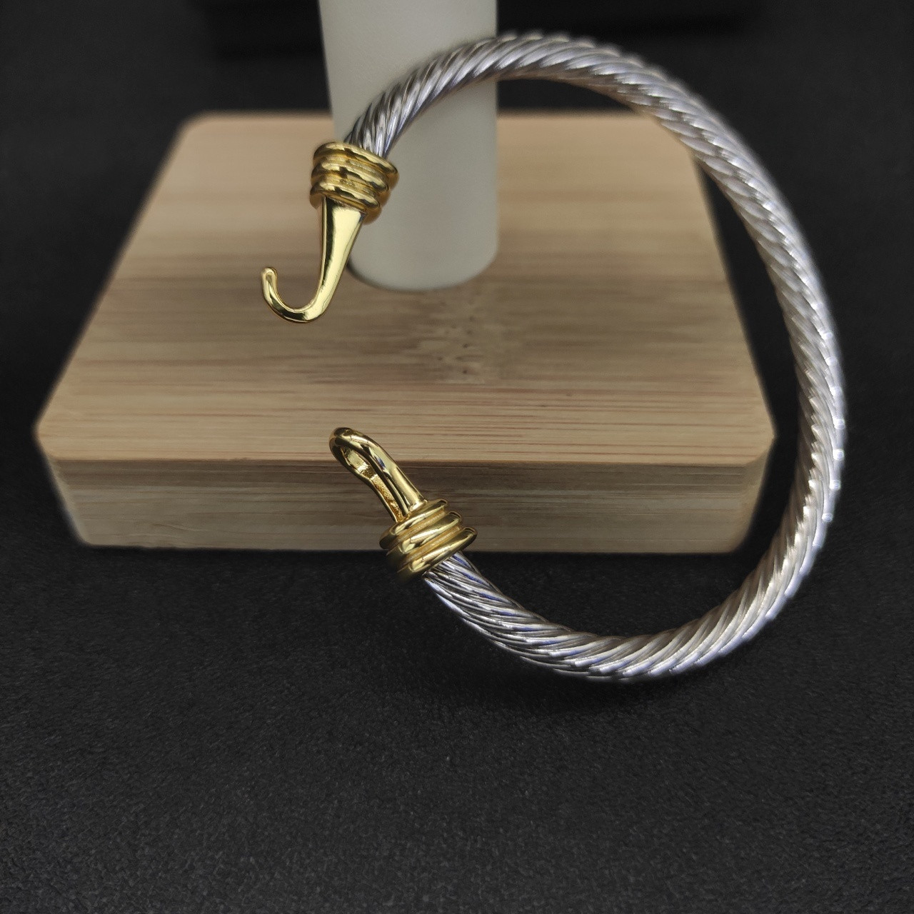 dau1d Yvrm*n 5mm hook bracelet(wrist circumference 15-19cm)