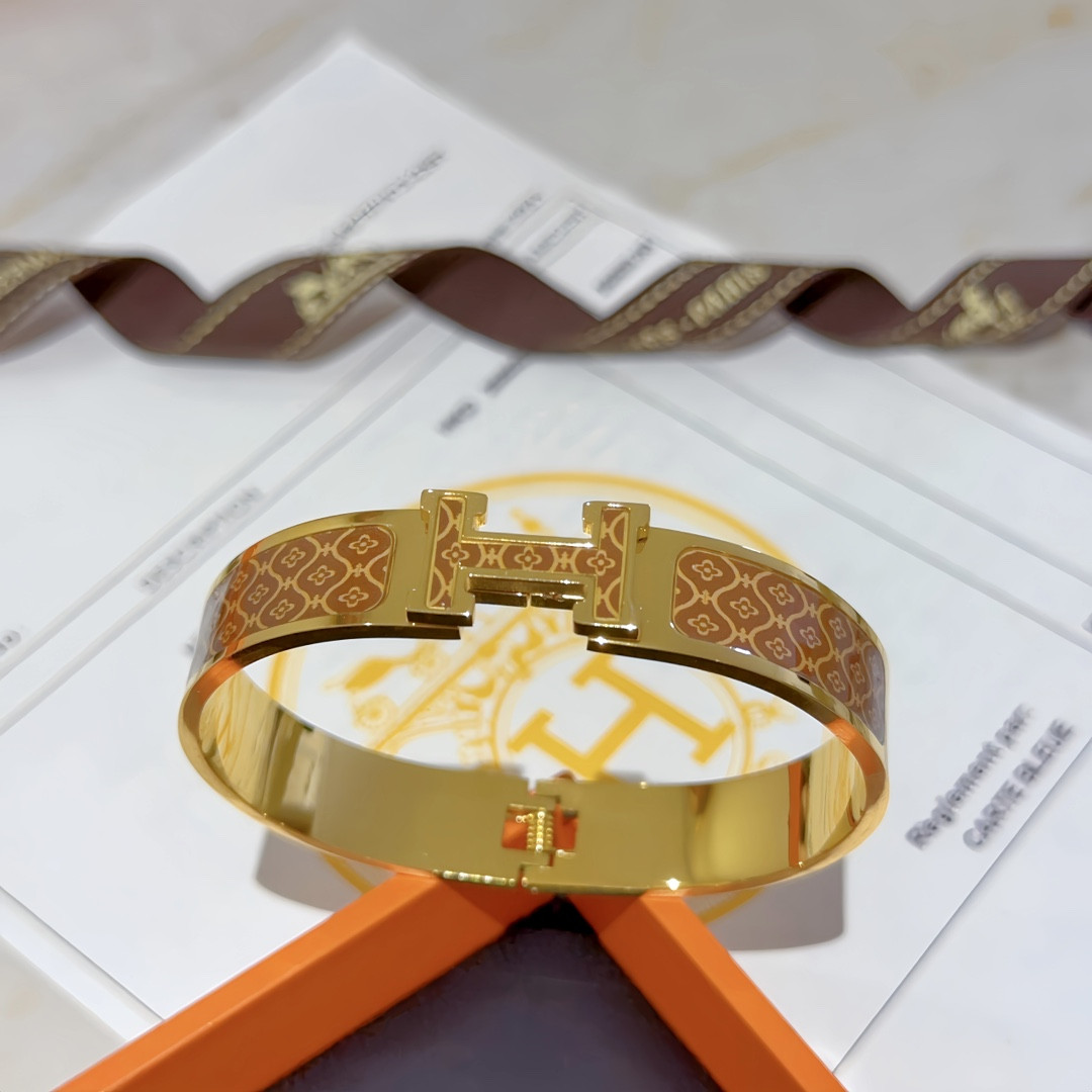 H**me5 enamel bracelet