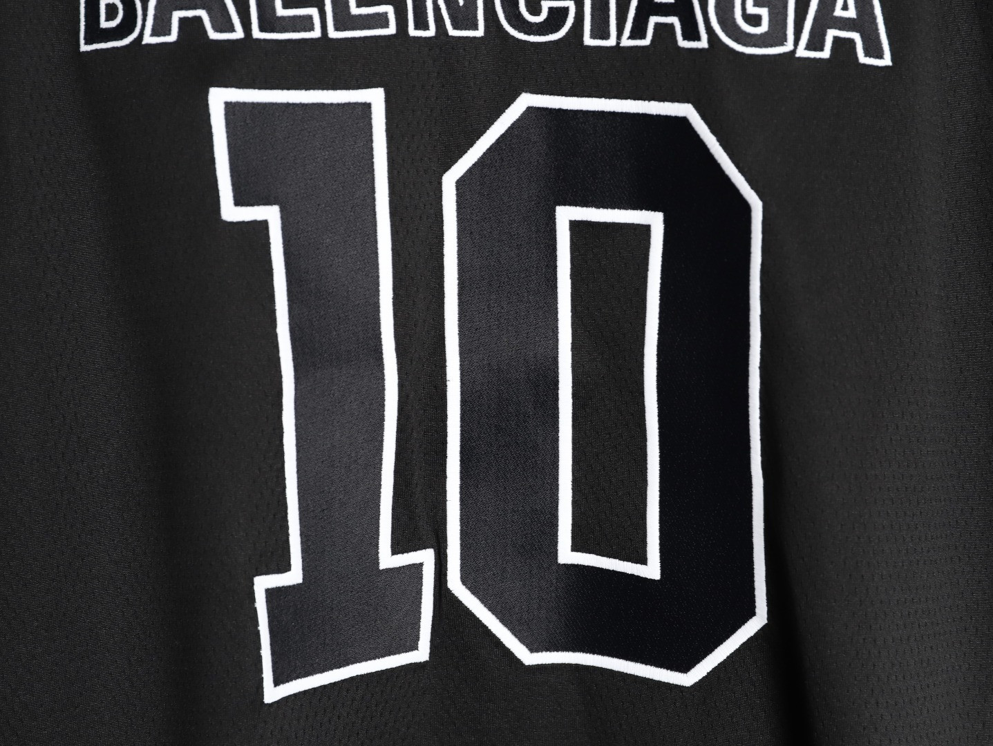 Ba1en*iaga long-sleeved t-shirt
