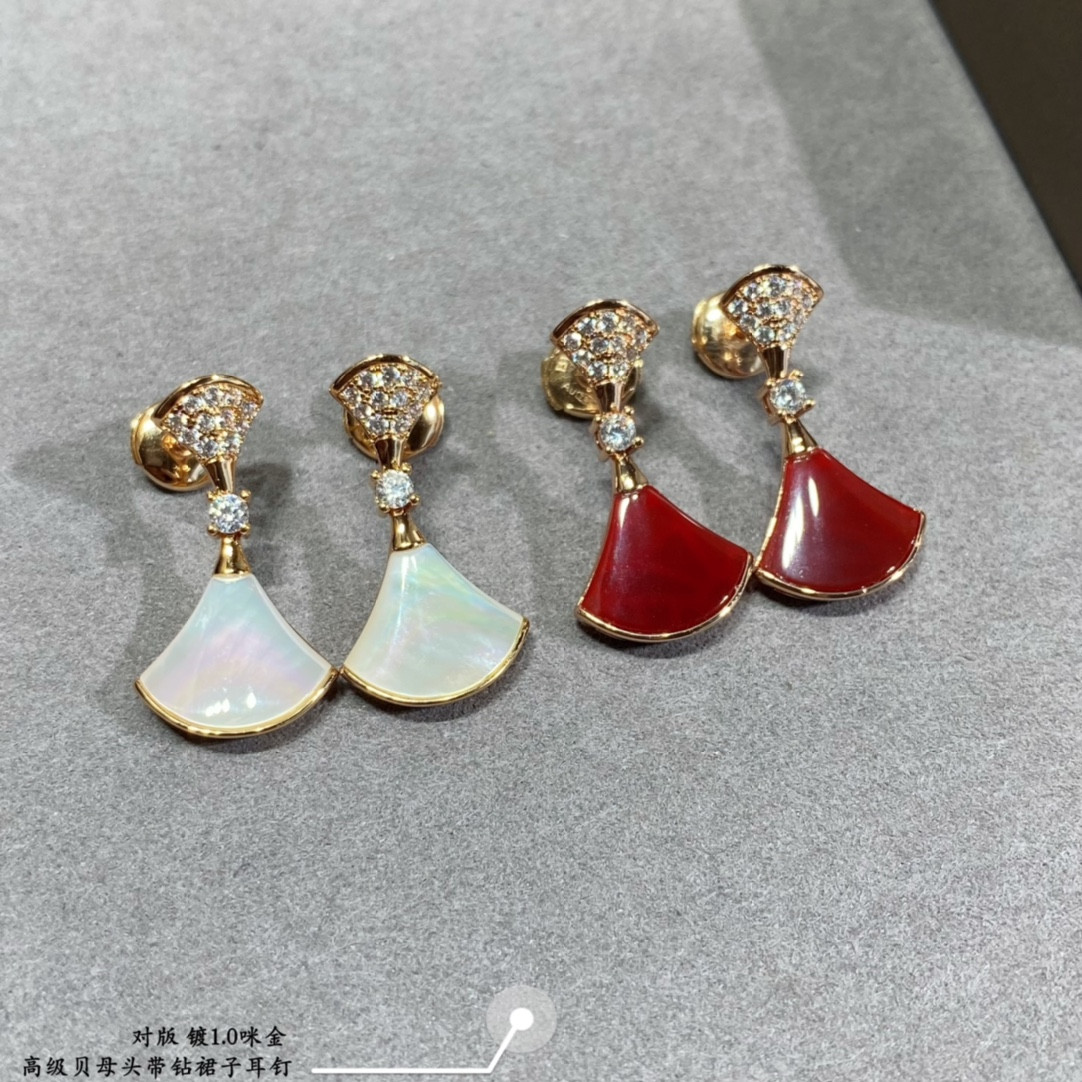 Bv1g*ai Headband D1am0nd Scalloped Skirt Earrings