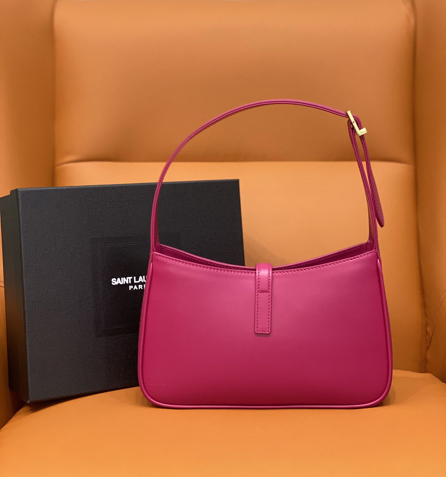 Y51 LE 5 À 7 IN SMOOTH LEATHER BLANC Pink 23 X 16 X 6.5 CM