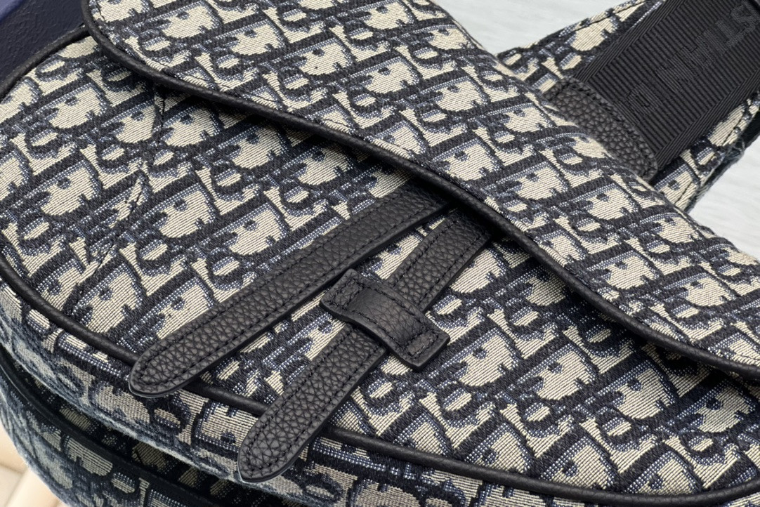 D10r Saddle Bag Beige and Black D10r Oblique Jacquard 26 x 19 x 4.5 CM