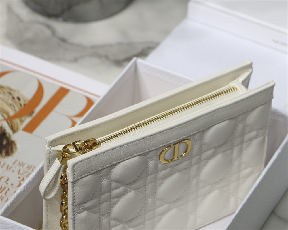 D10r CARO ZIPPED POUCH WITH CHAIN Latte S*pple Cannage Calfskin 19 x 14 x 4.5 cm