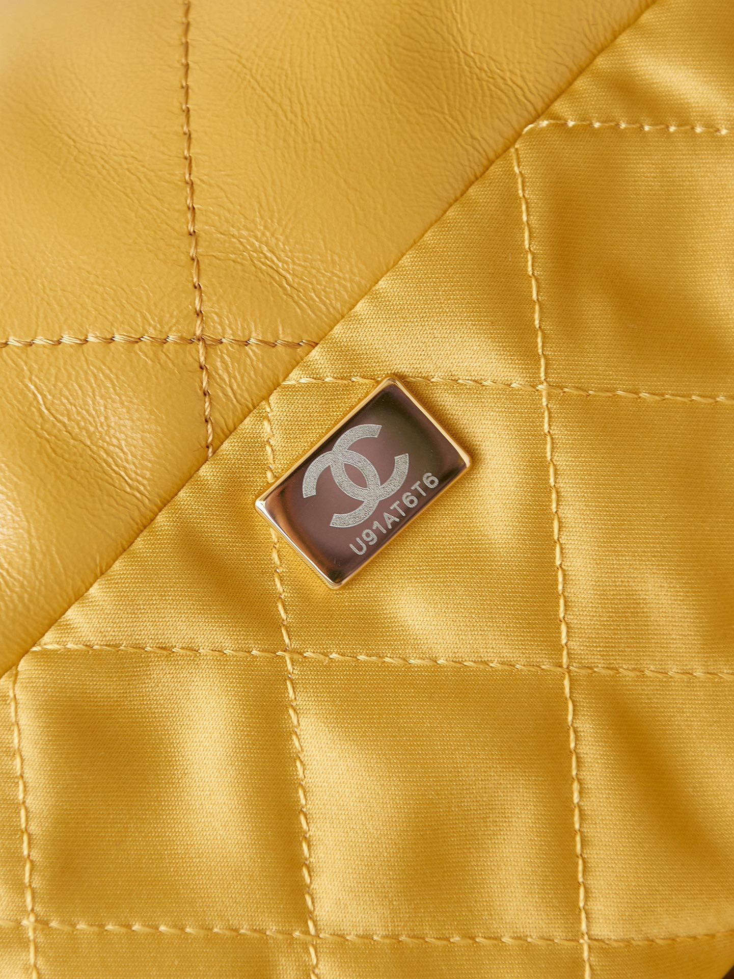 Ch**el 22 SMALL HANDBAG Shiny Calfskin YELLOW 15.2×16.4×3.1 in