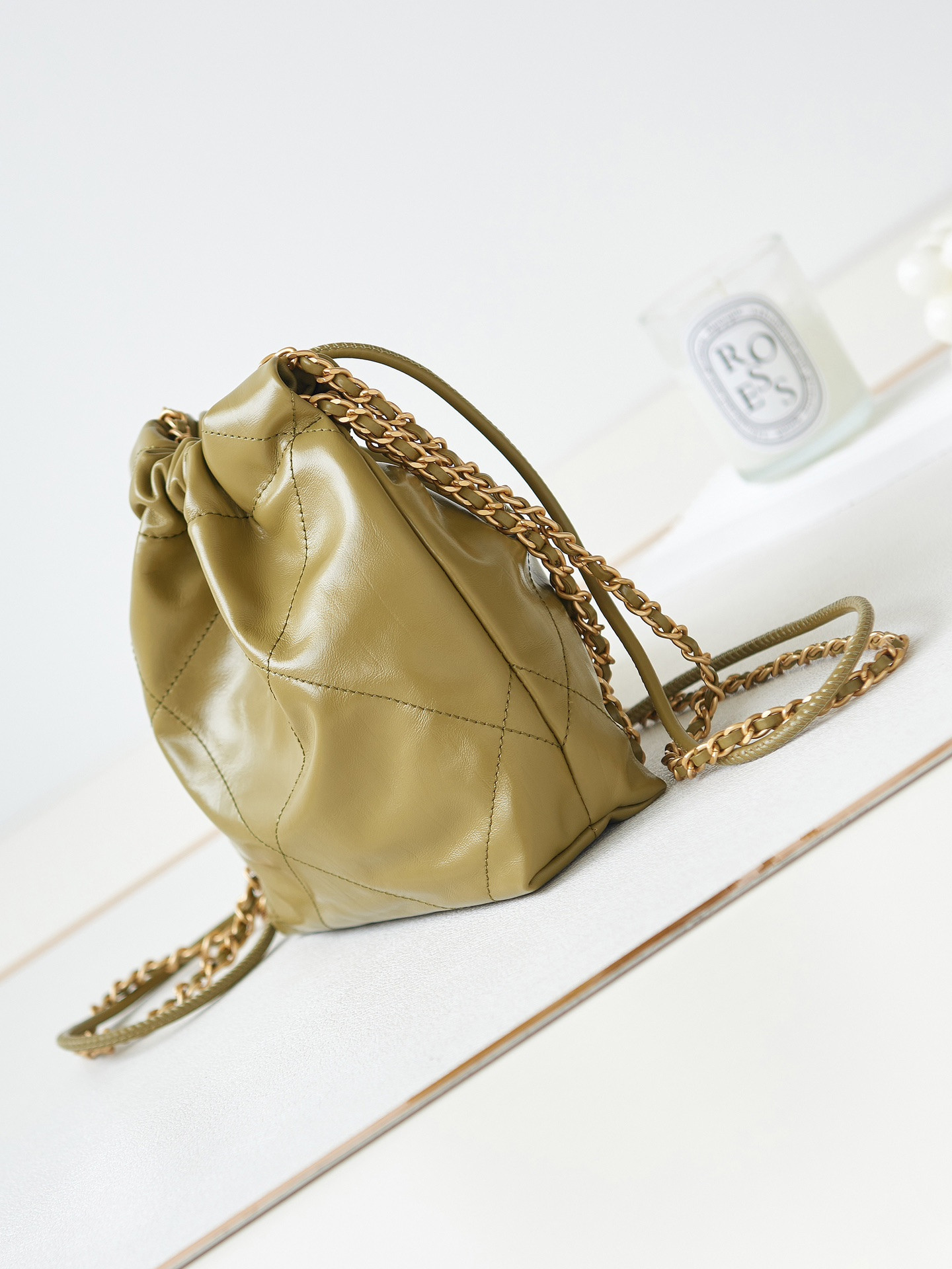 Ch**el 22 MINI HANDBAG Shiny Calfskin GREEN 7.8 × 7.4 × 2.3 in