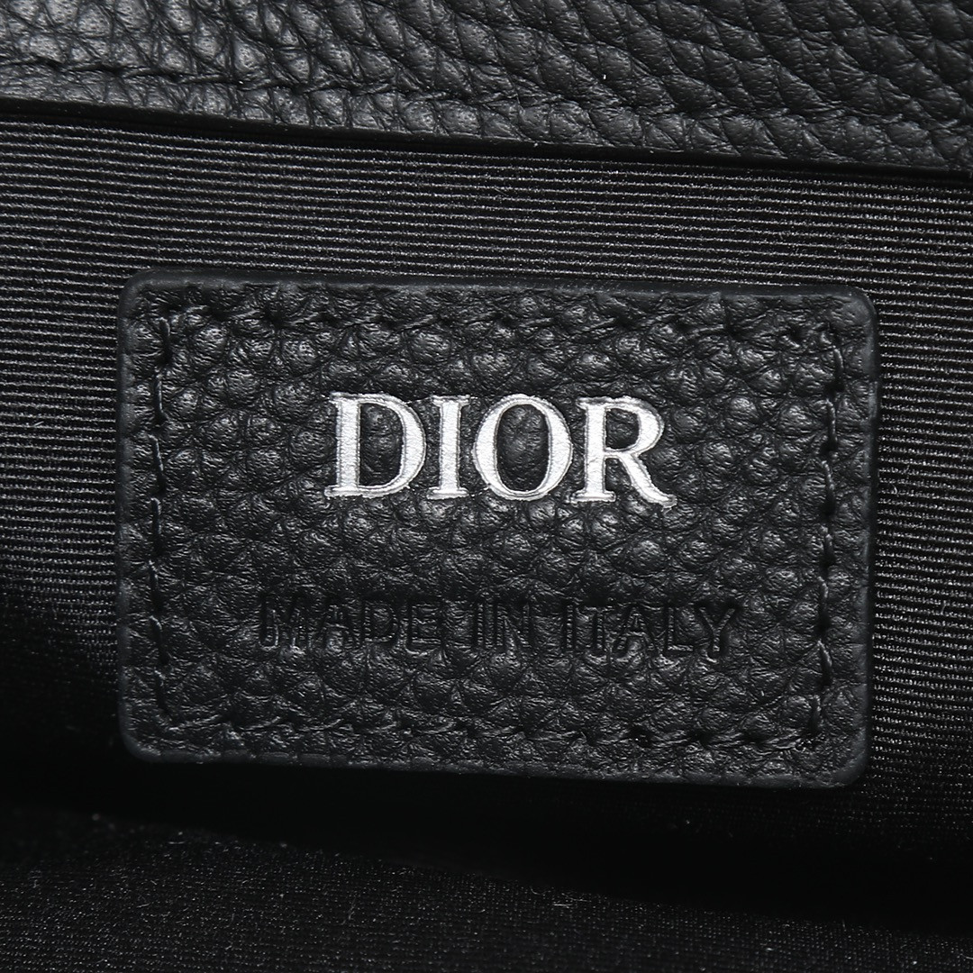 d10r safari N0r*h-south tote bag beige and black d10r oblique jacquard 8.5 x 9.5 x 3 inches