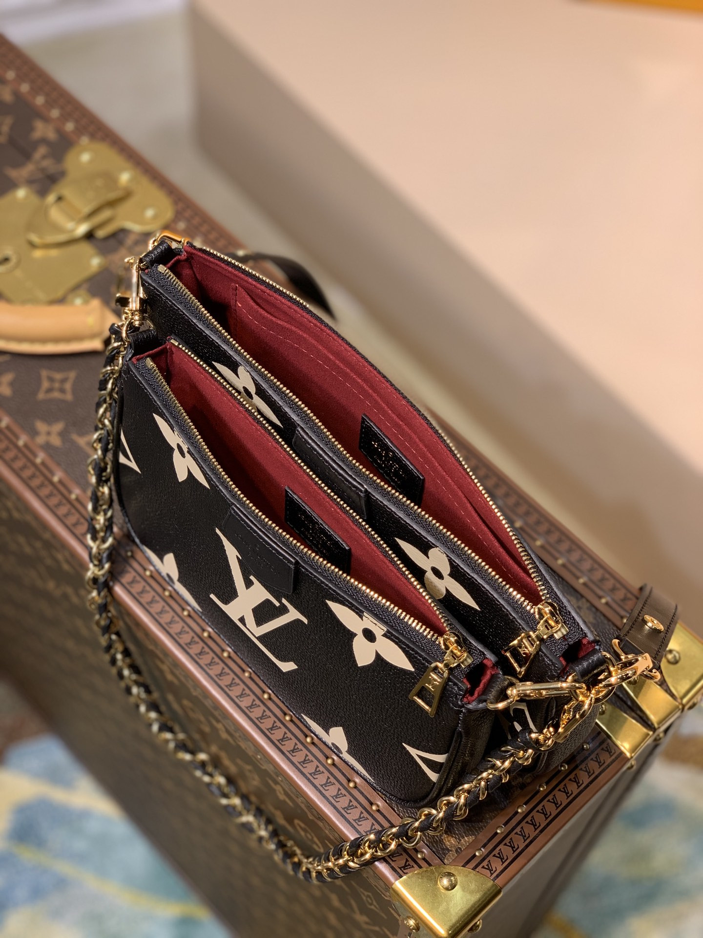 L0vis Vvtt0n M45777 Multi Pochette Accessoires 9.4 x 5.3 x 1.6 inches
