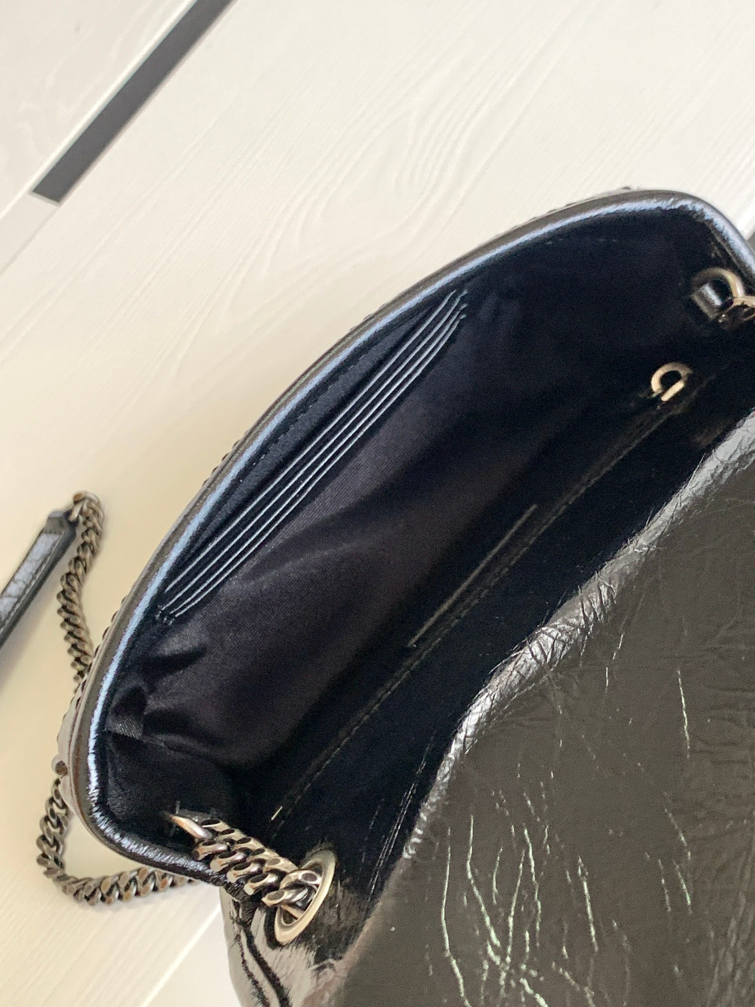 Y51 NIKI CHAIN WALLET IN SHINY LEATHER BLACK 19 x 15 x 6 CM