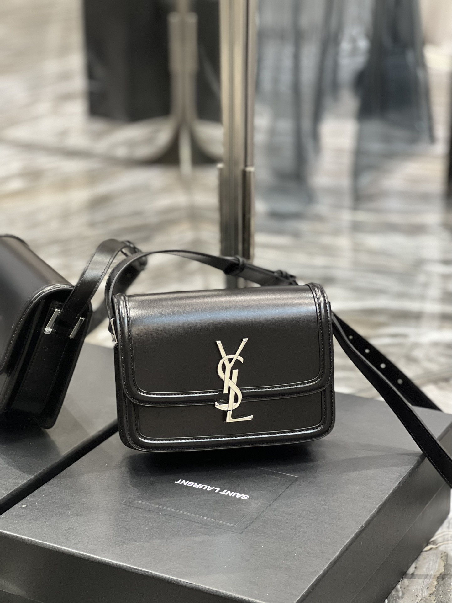 Y51 SOLFERINO SMALL IN GLAZED LEATHER 7.4 X 5.1 X 1.9 INCHES