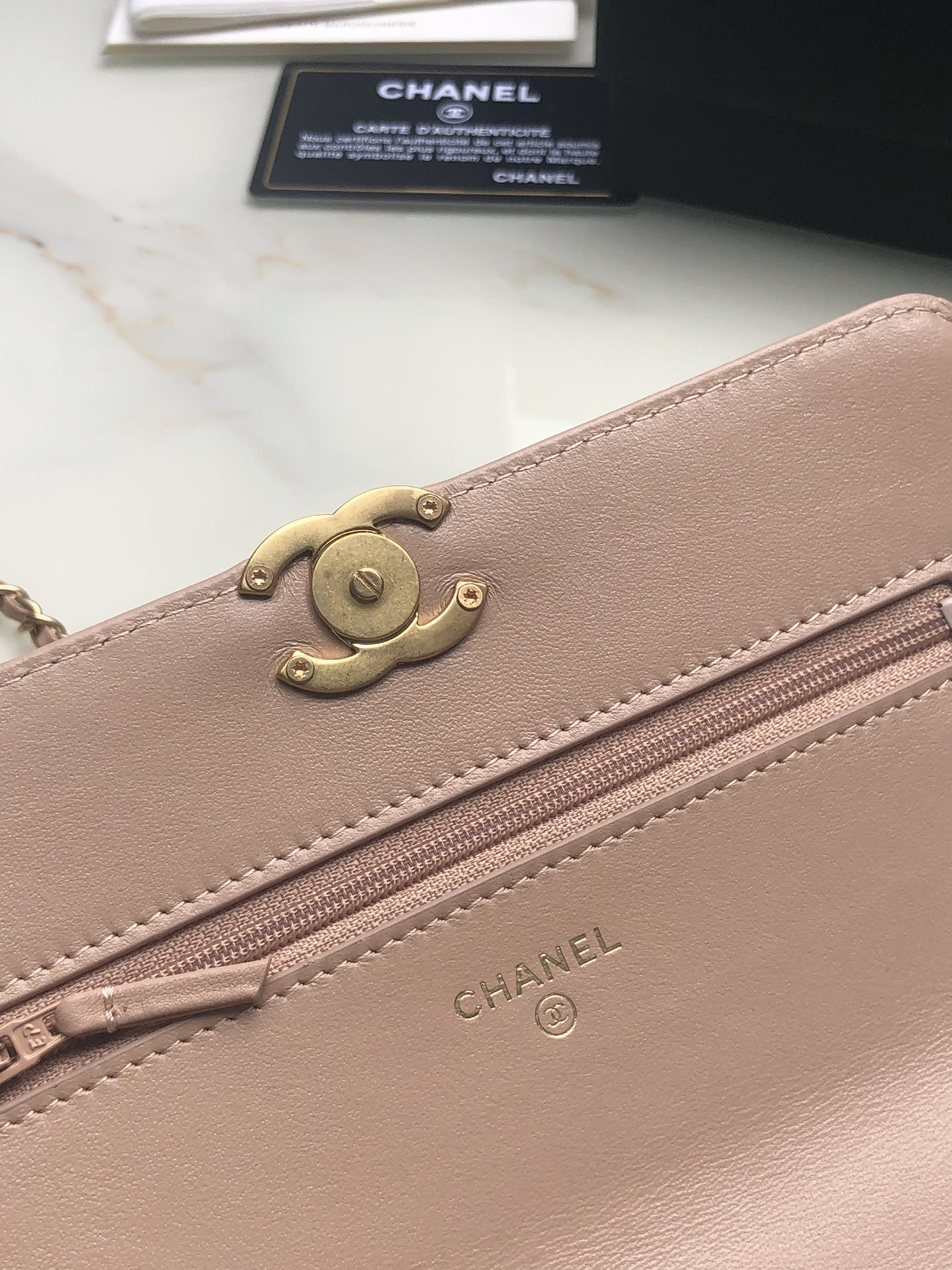 Ch**el CLASSIC WALLET ON CHAIN Pink 4.8 × 7.5 × 1.4 in