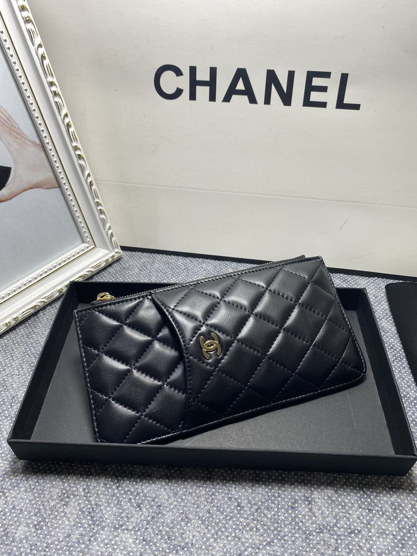 Ch**el LONG ZIPPED WALLET 19-11cm