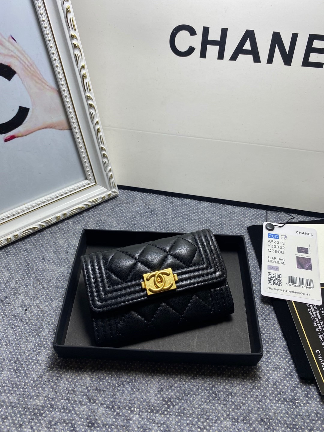 Ch**el FLAP WALLET 12-7CM