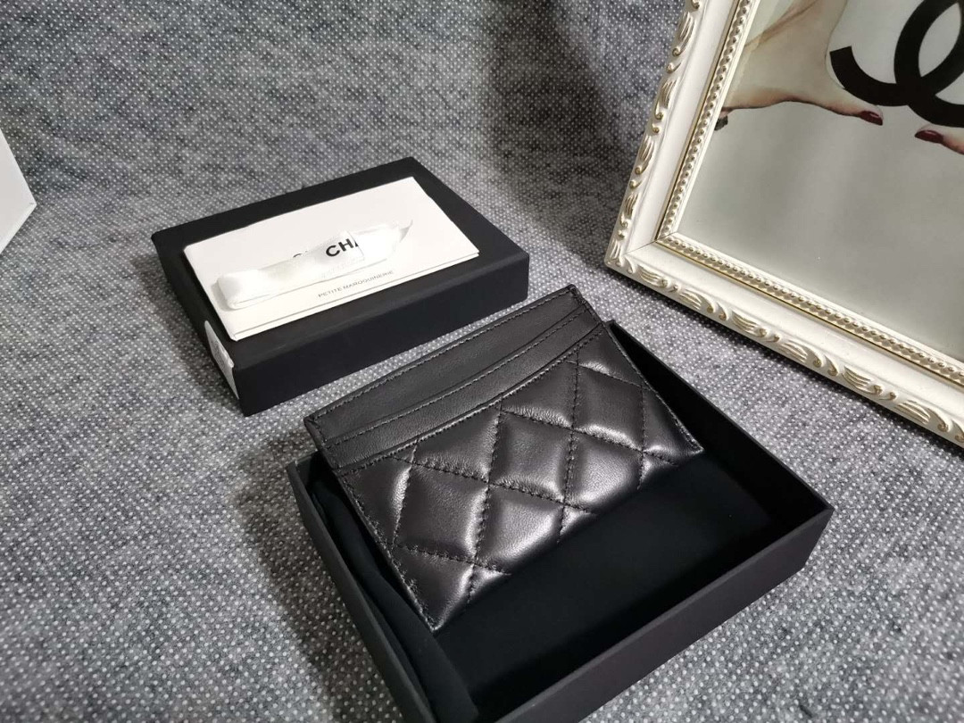 Ch**el card holder 10cm