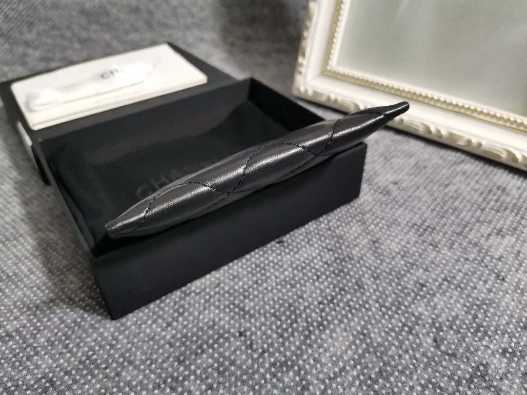 Ch**el card holder 10cm