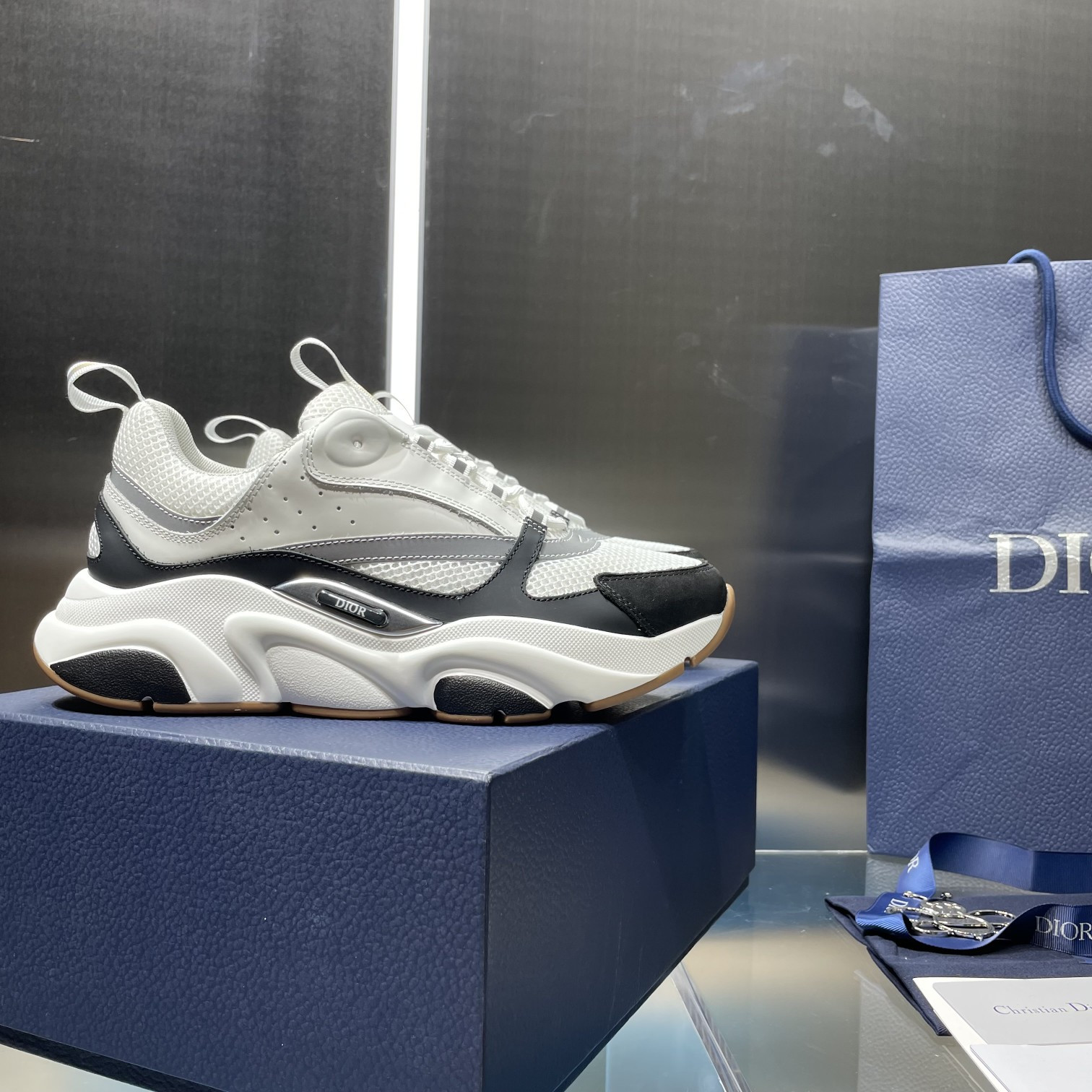 UA D10r B22 white Sneaker
