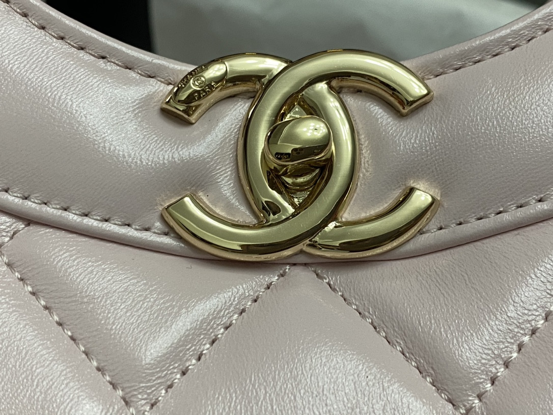 Ch**el SHOPPING BAG Shiny Lambskin & Gold-Tone Metal 35x39x8cm