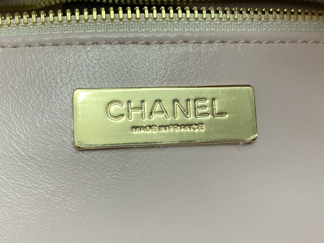 Ch**el SHOPPING BAG Shiny Lambskin & Gold-Tone Metal 35x39x8cm