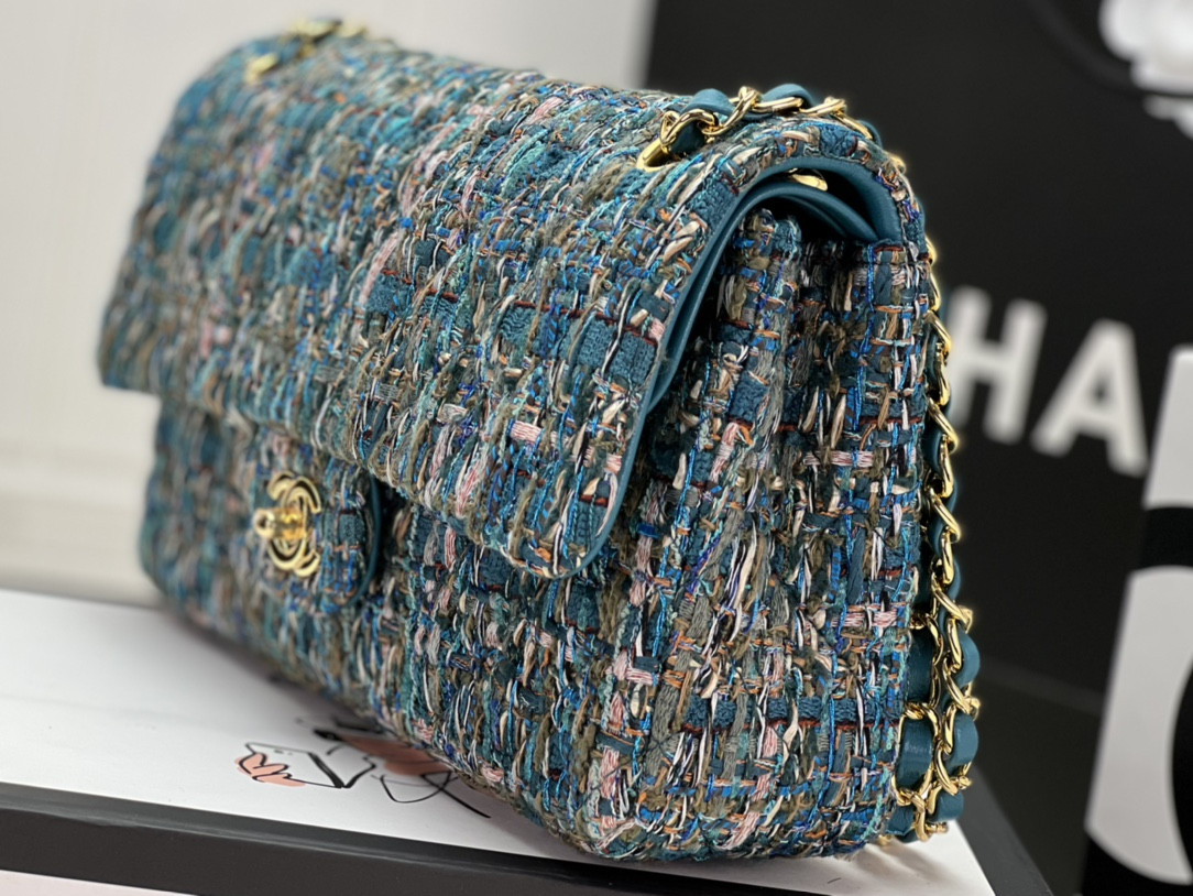 Ch**el CLASSIC 11.12 HANDBAG Tweed & Gold-Tone Metal 6 × 9.9 × 2.5 in
