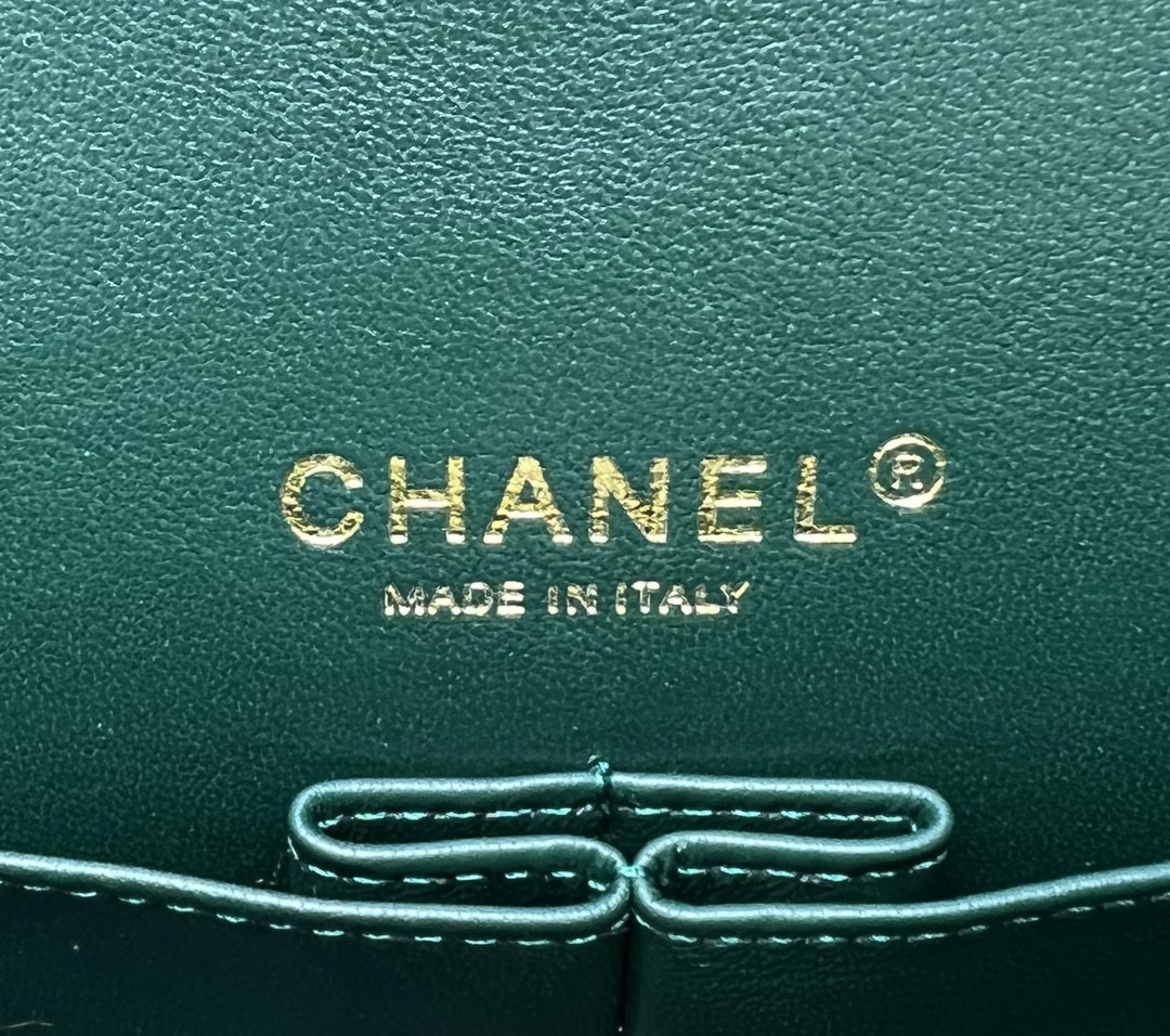 Ch**el CLASSIC 11.12 HANDBAG Tweed & Gold-Tone Metal 6 × 9.9 × 2.5 in