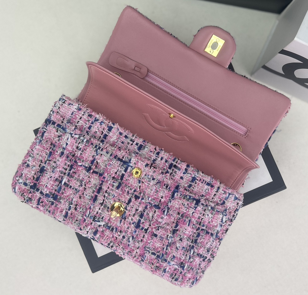 CHANEL CLASSIC 11.12 HANDBAG Tweed & Gold-Tone Metal 6 × 9.9 × 2.5 in