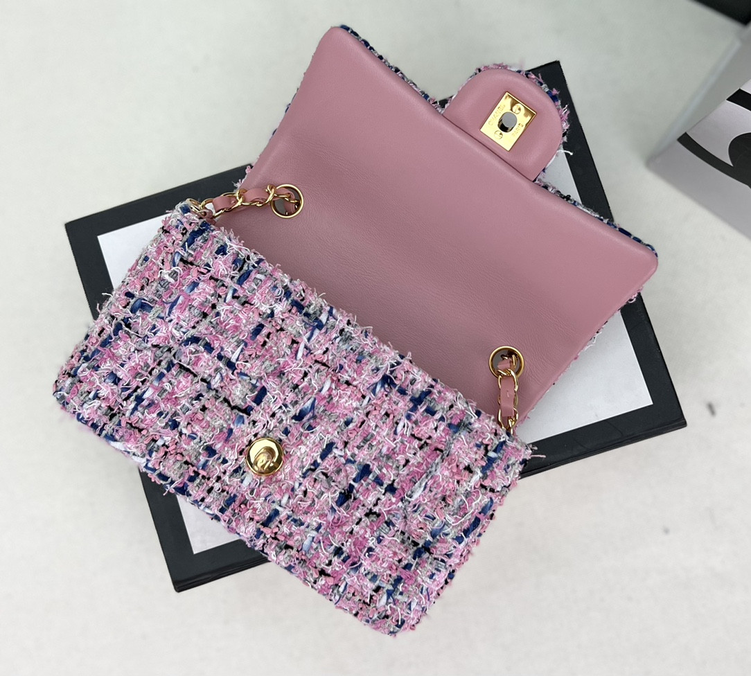 Ch**el MINI CLASSIC 11.12 HANDBAG Tweed & Gold-Tone Metal 4.7 × 7.8 × 2.3 in