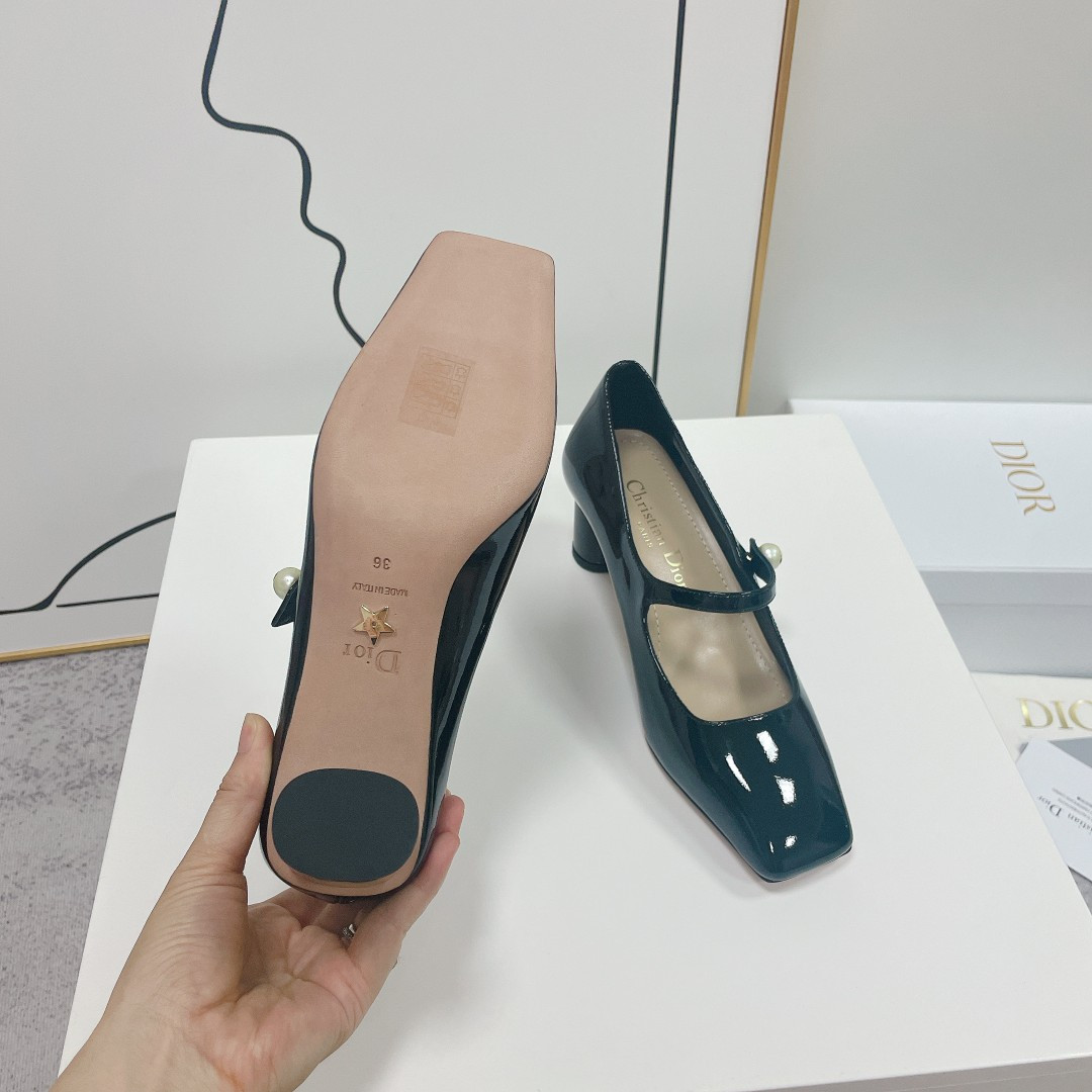 UA Jolie D10r Pump