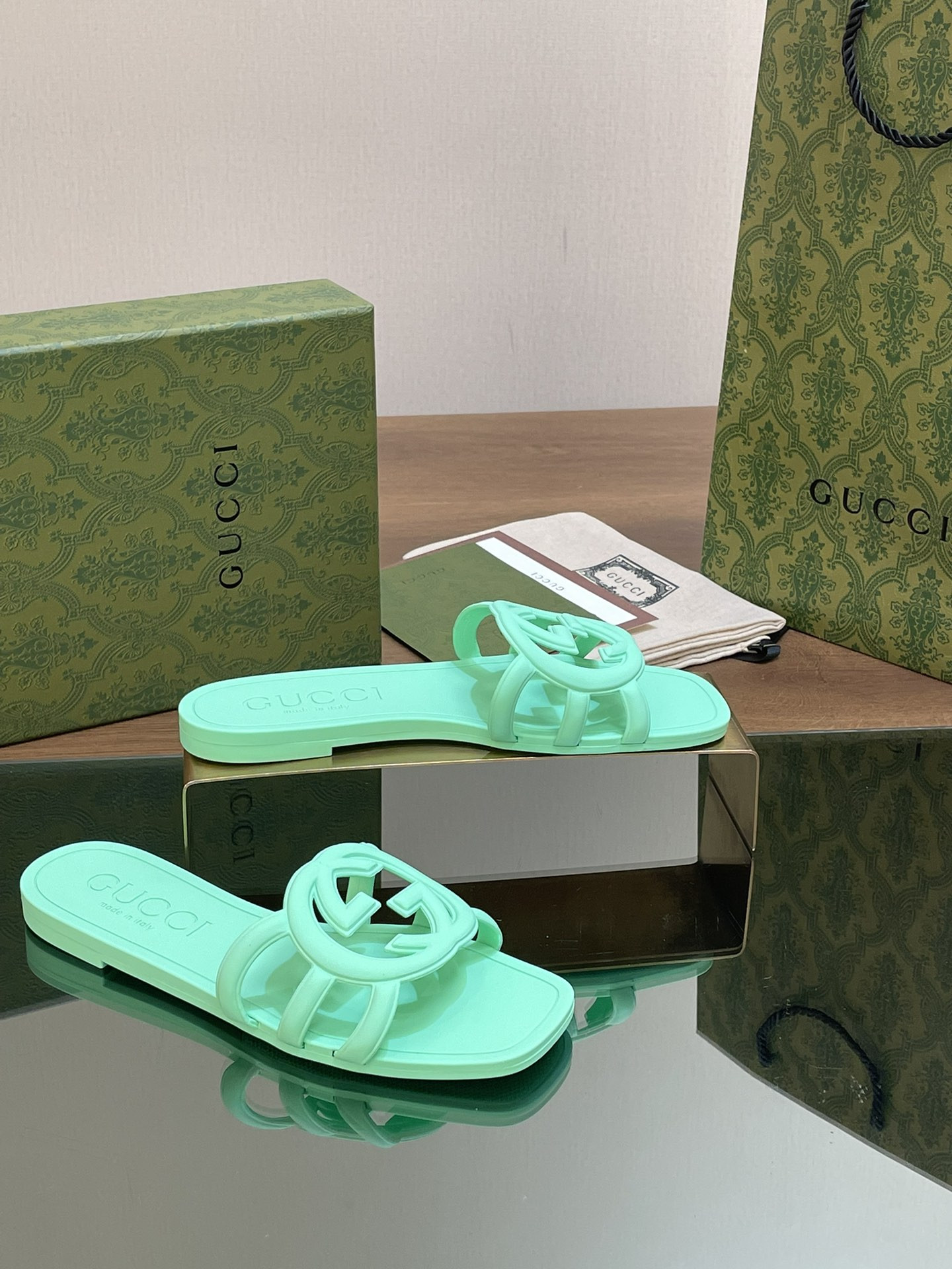 UA Gvc*1 INTERLOCKING G SLIDE SANDAL Pale Green