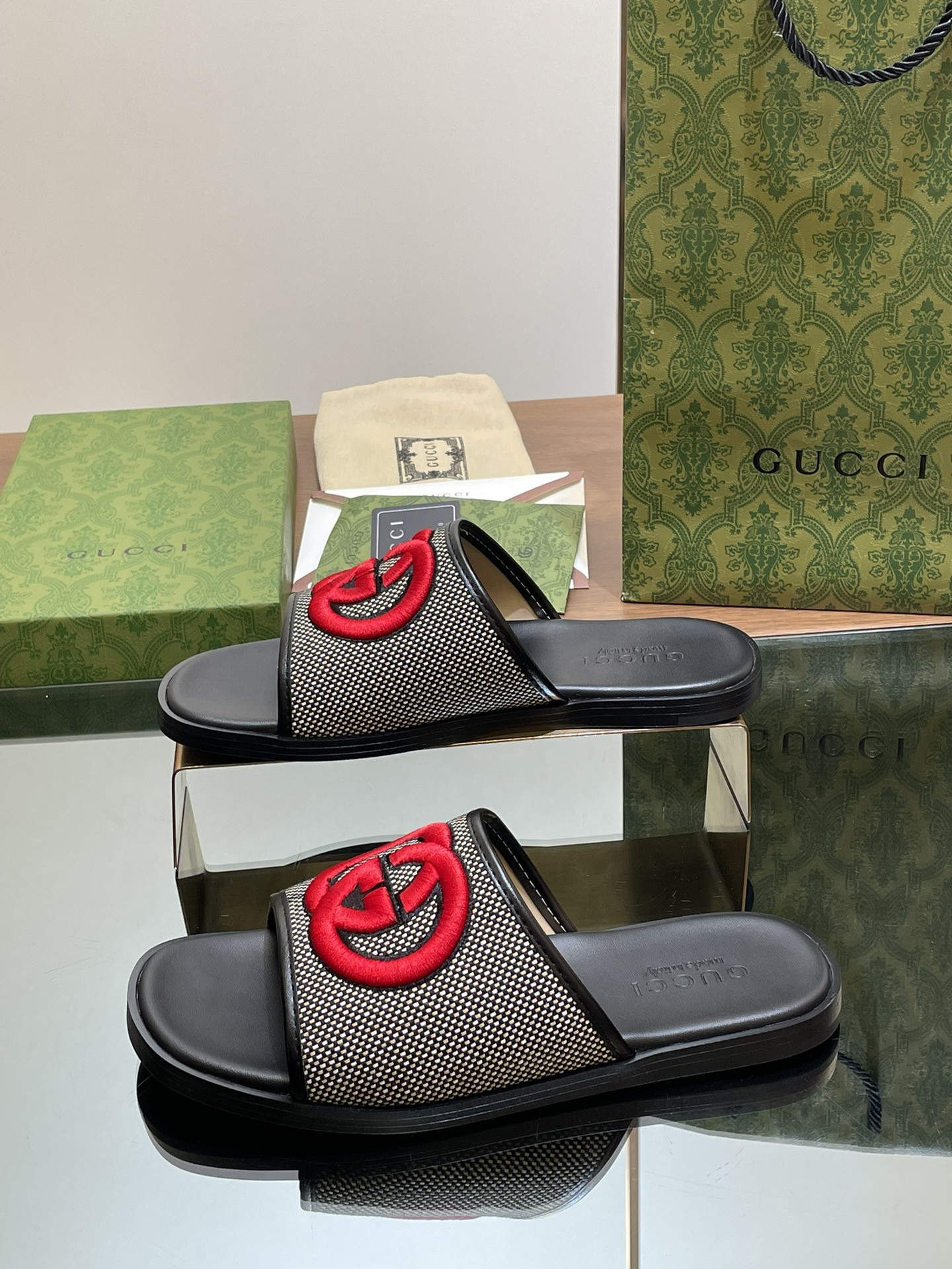 UA Gvc*1 INTERLOCKING G SLIDE SANDAL
