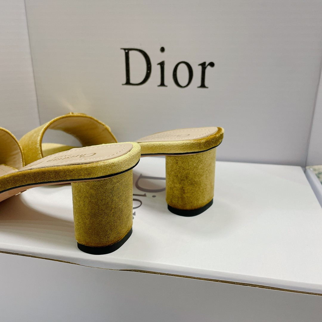UA D10r Or C