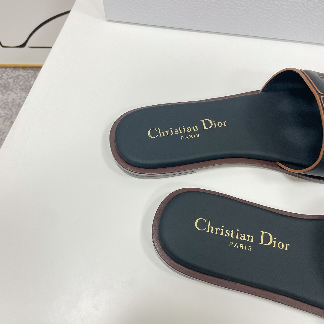 UA D10r D-Club Slide Black